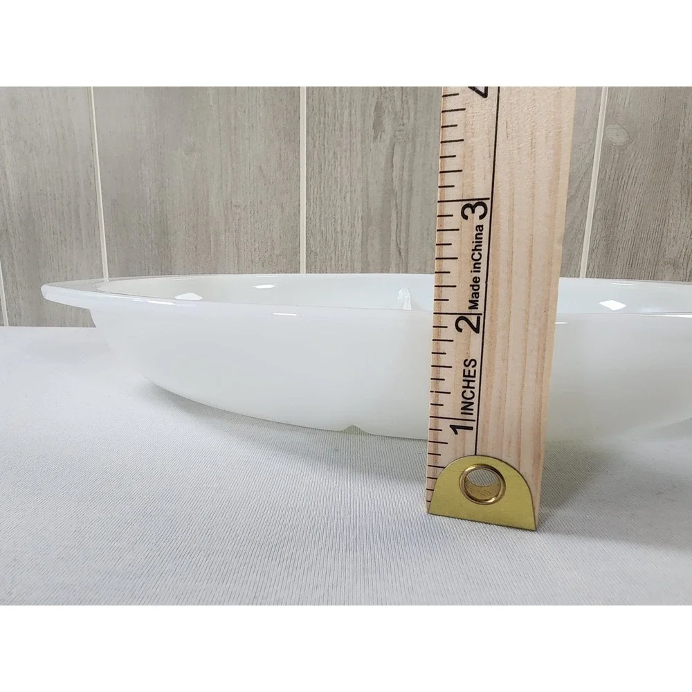 Vtg Pyrex Divided Serving Cassarole Dish 1.5 QT #1063 White Opal Milk Glass Oval